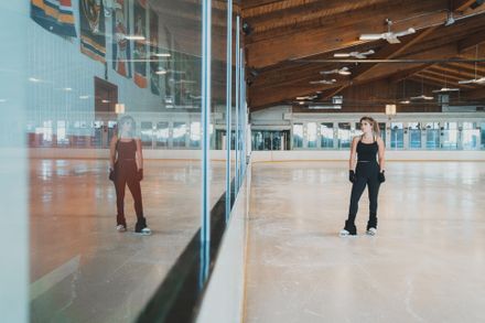  Avantajele amenajării unui patinoar sintetic, față de unul clasic