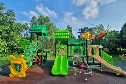 The Outdoor Playground and Fitness Zone at 2D Resort & Spa, Neptun
