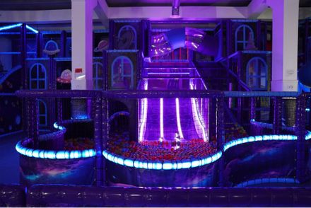 Primul loc de joaca cu LED din Romania: un proiect Waterboyz