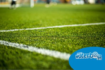 5 sfaturi esențiale pentru întreținerea unui gazon sintetic de fotbal