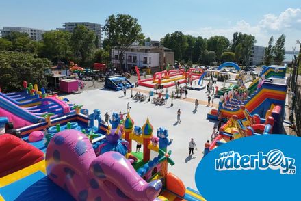 De ce să investești într-un tobogan gonflabil pentru locul de joacă?
