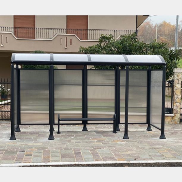 Bus shelter 4 modules with lateral walls Bus shelter 4 modules with lateral walls