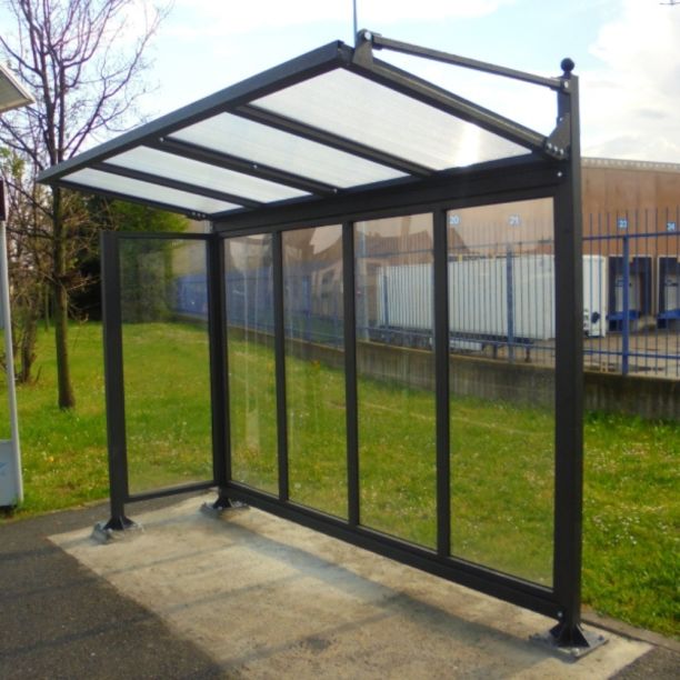 Bus shelter with a lateral wall Visit Bus shelter with a lateral wall Visit