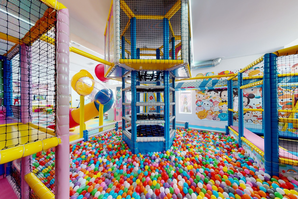 Amenajare loc de joaca de interior Zuzzy Kids, Botosani
